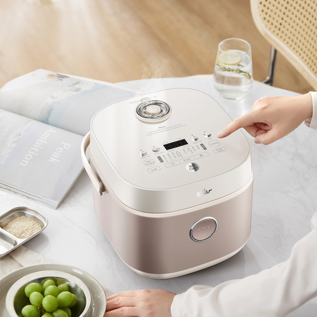 Bear หม้อหุงข้าวพร้อมที่จับแบบพกพา