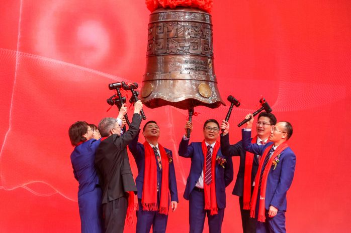 หมีไฟฟ้าอยู่ในรายการ